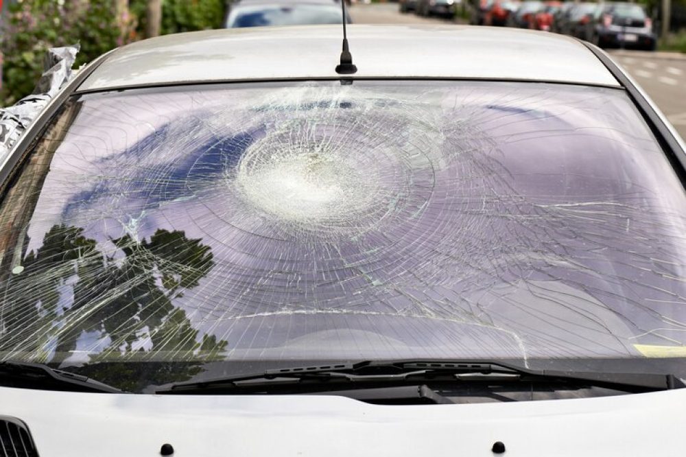 broken-car-windshield_101296-377 broken-car-windshield_101296-377
